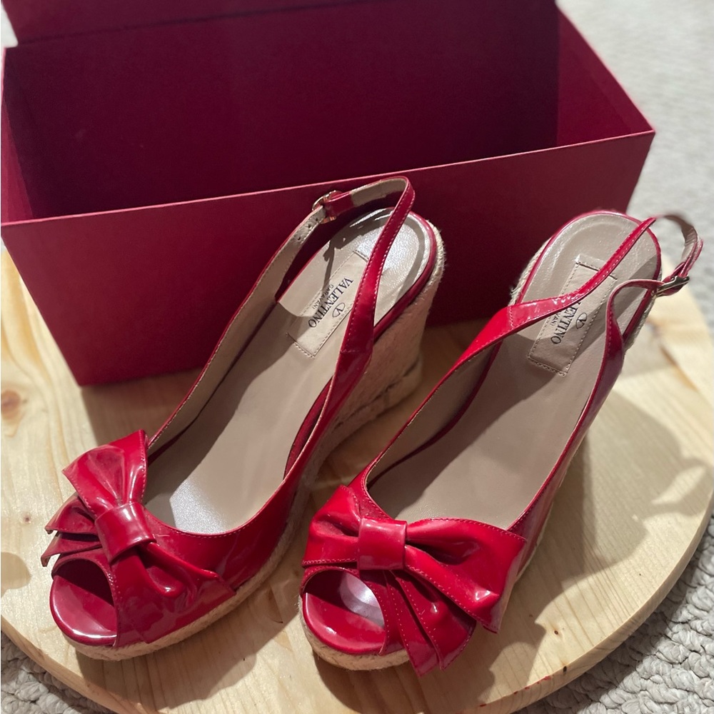Valentino Garavani Mena Bow Classic Red Peep-Toe Espadrille Wedged Heels Size 39